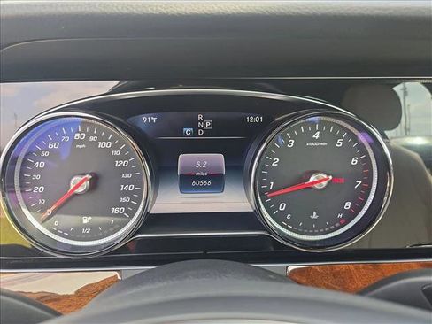 Used 2018 Mercedes-Benz E 300 image 11