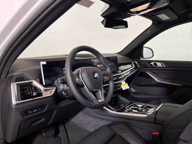 Used 2026 BMW X5 xDrive40i w/ Parking Assistance Package AWD/4WD image 9