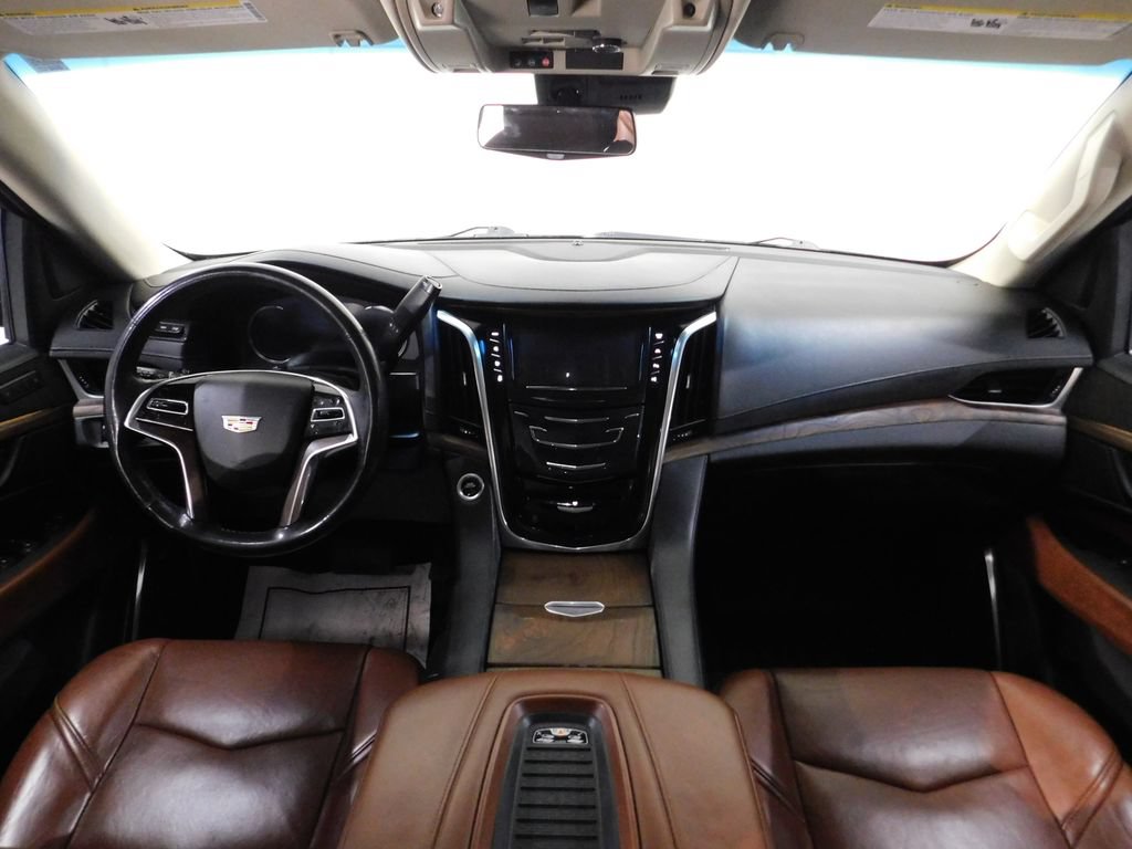Used 2019 Cadillac Escalade ESV Luxury AWD/4WD image 37