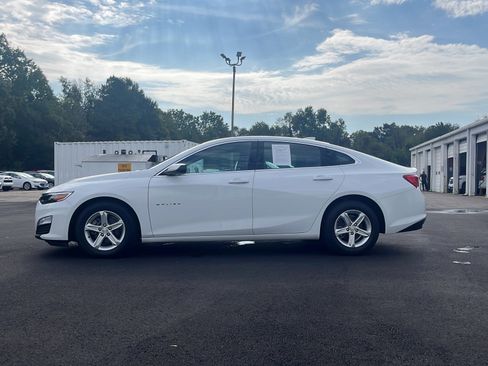 Used 2024 Chevrolet Malibu LT FWD image 2