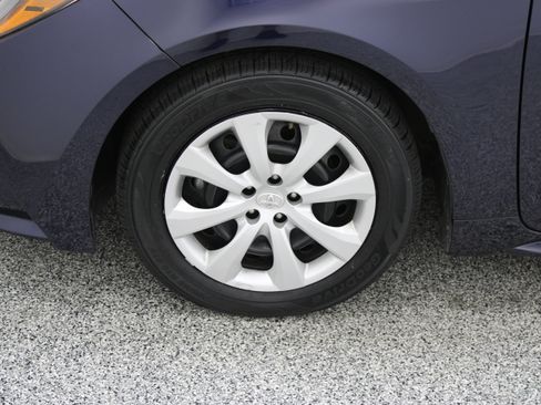 Used 2024 Toyota Corolla LE FWD image 11