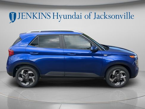 New 2026 Hyundai Venue SEL FWD image 2