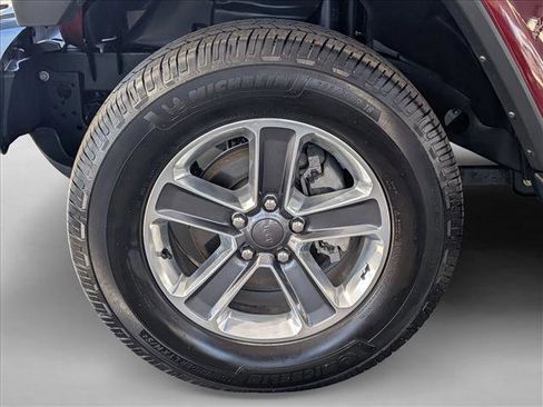Used 2021 Jeep Wrangler Unlimited Sahara image 10