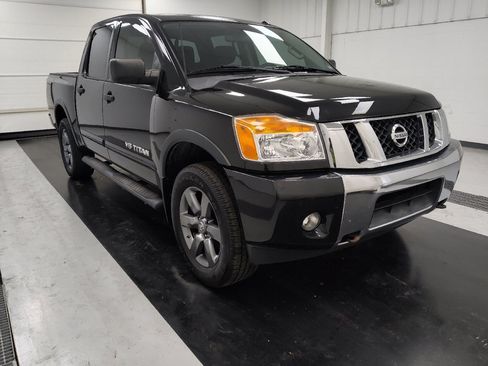 Used 2015 Nissan Titan SV w/ SV Value Truck Package AWD/4WD image 13