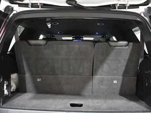 Used 2016 Cadillac Escalade Platinum AWD/4WD image 9