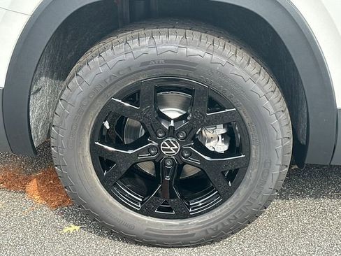 New 2026 Volkswagen Atlas Peak Edition AWD/4WD image 17