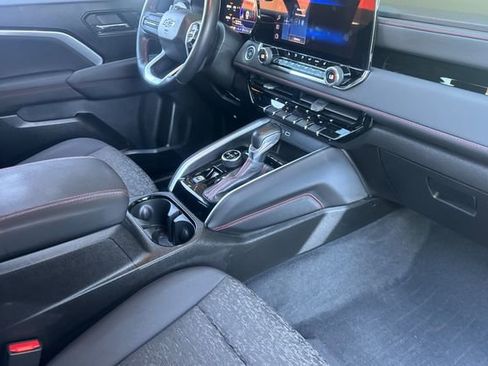 Used 2024 Chevrolet Colorado Z71 w/ Z71 Convenience Package 2 image 19