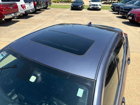 Used 2015 Chevrolet Malibu LT w/ Leather Package FWD image 9