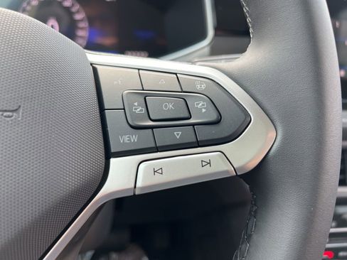 New 2026 Volkswagen Taos SE FWD image 17