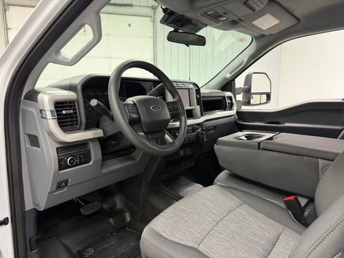 Used 2023 Ford F350 XL w/ Snow Plow/Camper Package AWD/4WD image 12