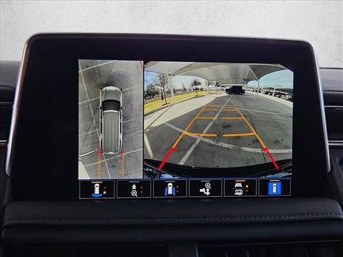 Used 2022 Chevrolet Tahoe Z71 w/ Luxury Package image 12