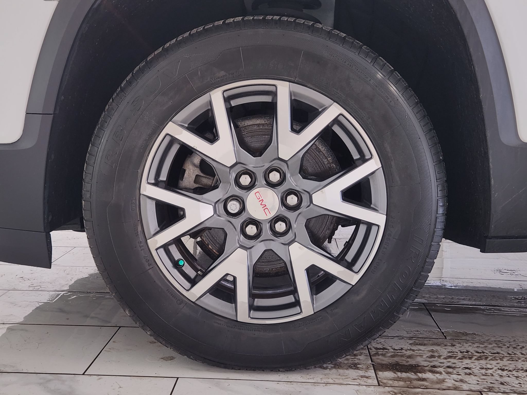 Used 2023 GMC Acadia SLT FWD image 10