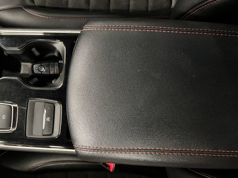 Used 2020 Ford Edge ST-Line w/ Cold Weather Package AWD/4WD image 25