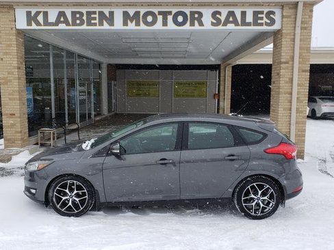 Used 2017 Ford Focus SEL w/ Cold Weather Package image 2