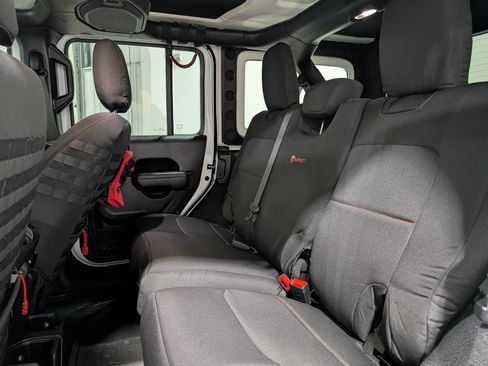 Used 2022 Jeep Wrangler Unlimited Rubicon AWD/4WD image 15