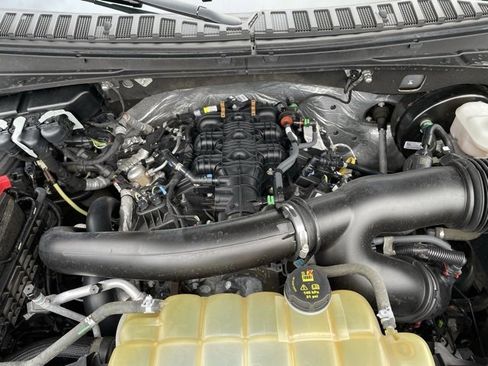 Used 2021 Ford Expedition XLT image 31