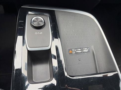 Used 2025 Buick Enclave Preferred w/ Power Package FWD image 18