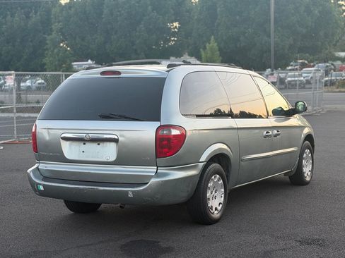 Used 2003 Chrysler Town & Country LX FWD image 2