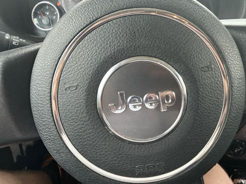 Used 2018 Jeep Wrangler Unlimited Sahara w/ Dual Top Group AWD/4WD image 20