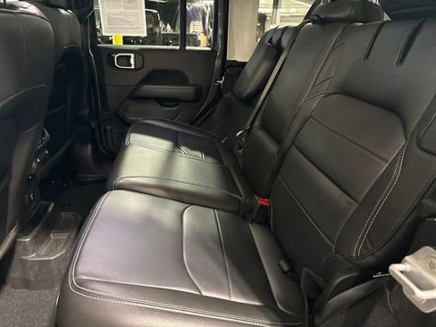 Used 2022 Jeep Wrangler Unlimited Sahara w/ Cold Weather Group AWD/4WD image 24