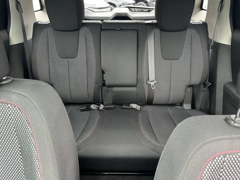 Used 2011 GMC Terrain SLE AWD/4WD image 25
