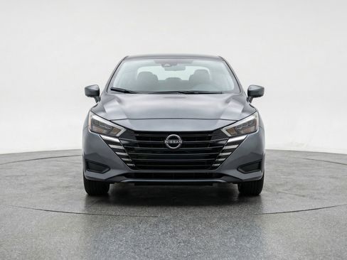 Used 2025 Nissan Versa SV image 2