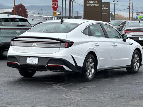 New 2026 Hyundai Sonata SE FWD image 4
