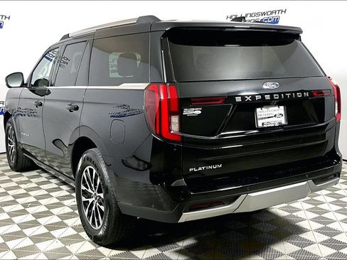 Certified 2025 Ford Expedition Platinum AWD/4WD image 8