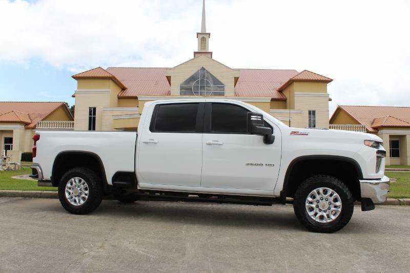 Used 2022 Chevrolet Silverado 2500 LT w/ Convenience Package AWD/4WD image 3