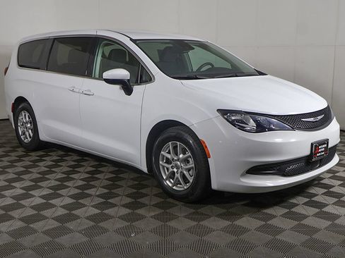 Used 2023 Chrysler Voyager LX FWD image 49