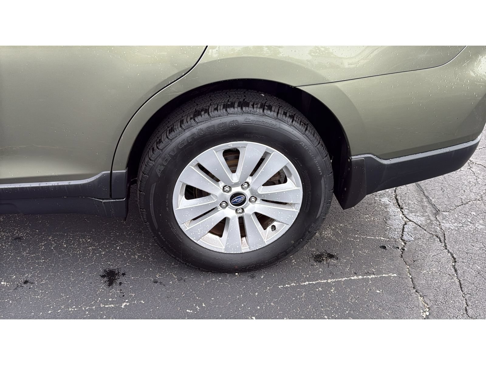 Used 2017 Subaru Outback 2.5i Premium AWD/4WD image 13