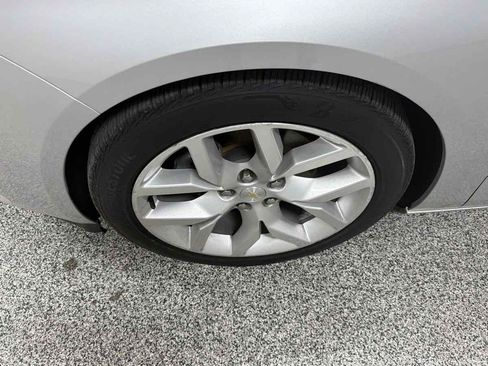 Used 2018 Chevrolet Impala Premier FWD image 37