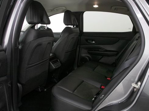 Used 2023 Nissan Ariya FWD image 18