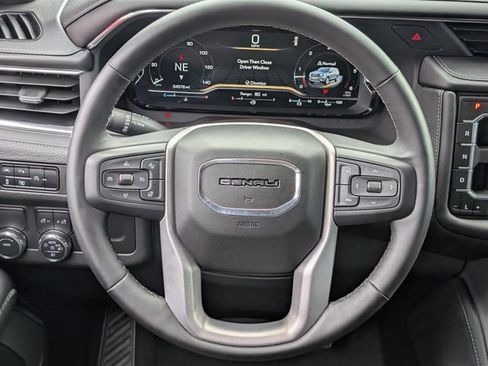 Used 2023 GMC Yukon Denali RWD image 11
