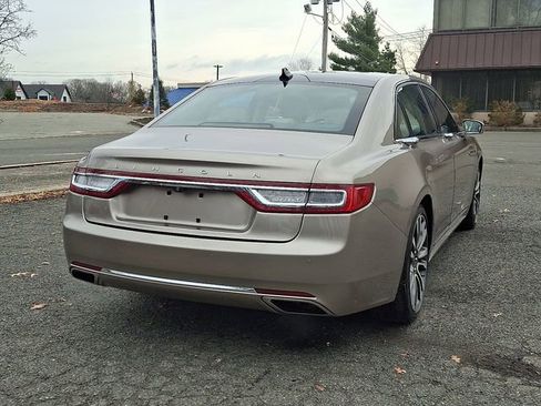 Used 2018 Lincoln Continental Select w/ Continental Climate Package image 10