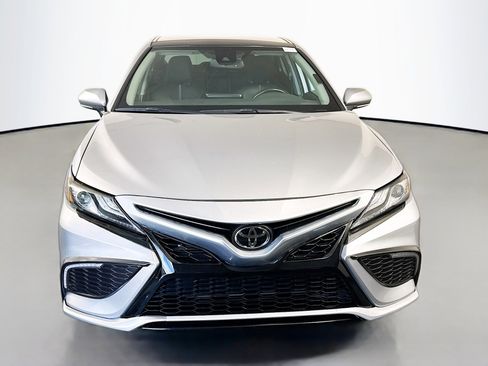 Used 2022 Toyota Camry XSE image 2