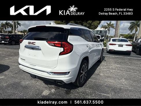 Used 2020 GMC Terrain Denali w/ Denali Premium Package image 3
