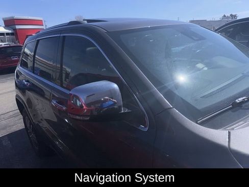 Used 2021 Jeep Grand Cherokee Limited w/ Luxury Group II image 2