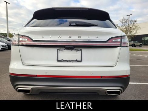 Used 2022 Lincoln Nautilus Reserve image 9