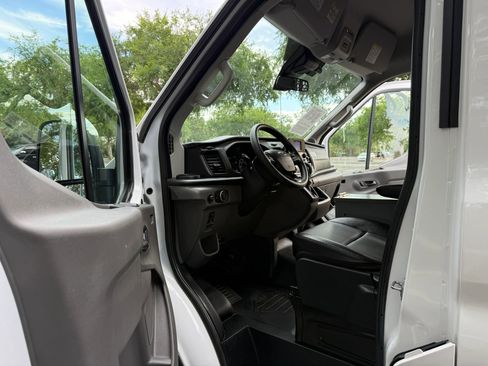 Used 2022 Ford Transit 250 Medium Roof image 8