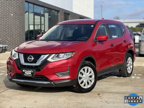 Used 2017 Nissan Rogue S image 1