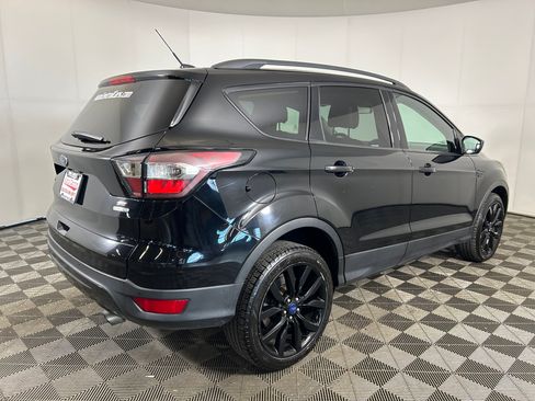 Used 2017 Ford Escape SE w/ Equipment Group 201A AWD/4WD image 5