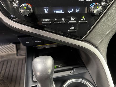 Used 2020 Toyota Camry XSE image 33