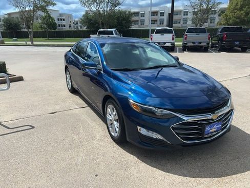 Used 2019 Chevrolet Malibu LT w/ LPO, Convenience Package 2 image 4