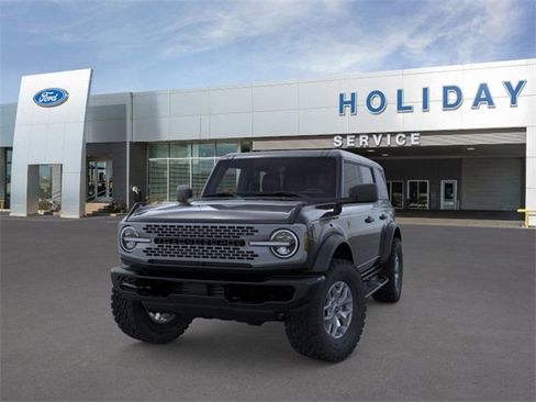 New 2025 Ford Bronco Badlands image 2