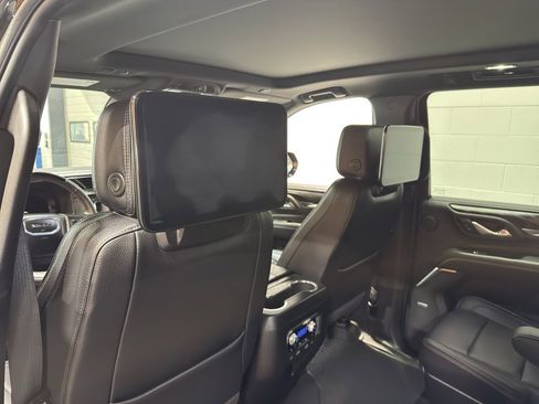 Used 2024 GMC Yukon XL Denali w/ Advanced Technology Package image 16