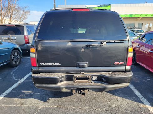 Used 2004 GMC Yukon XL Denali image 5