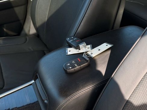 Used 2017 Chrysler 300 C w/ Safetytec Plus Group image 12