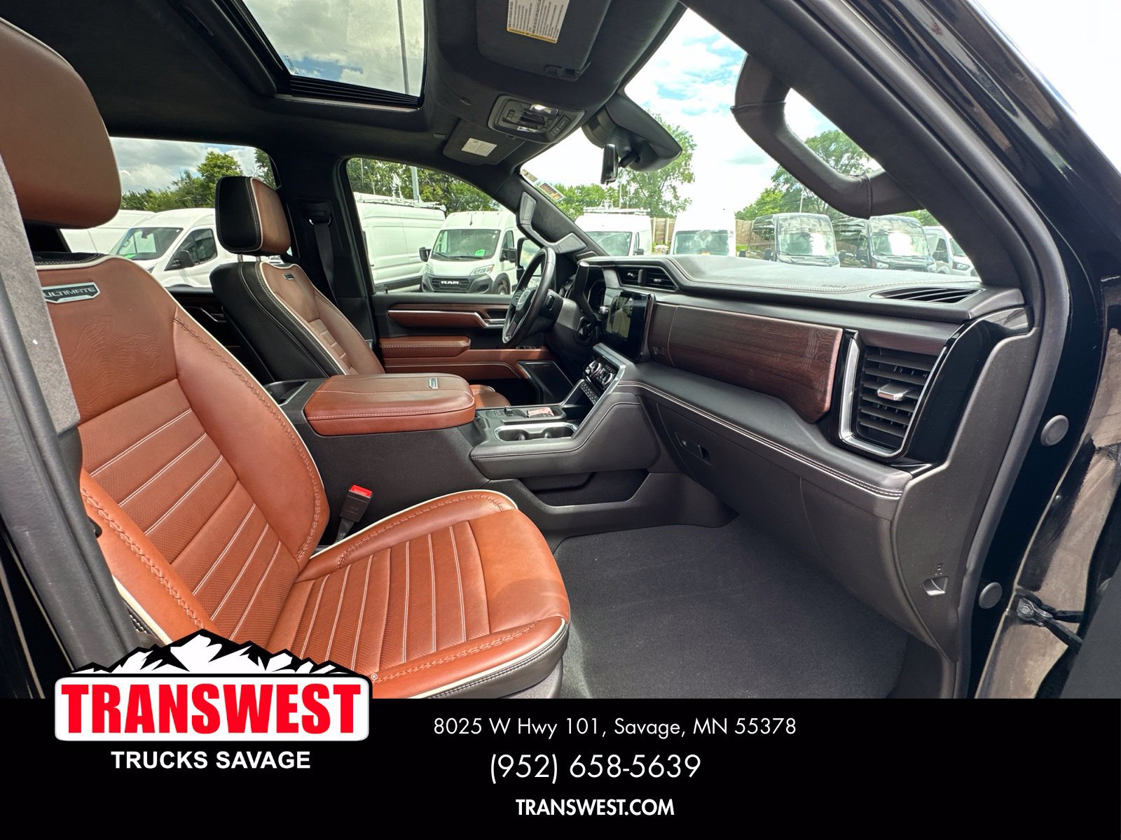 Used 2024 GMC Sierra 3500 Denali Ultimate AWD/4WD image 16