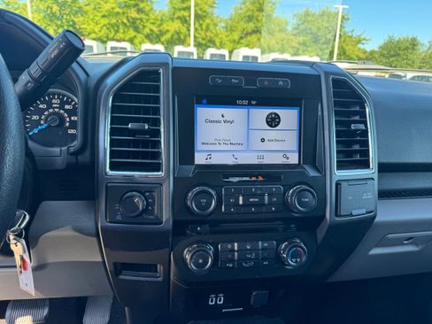 Used 2016 Ford F150 XLT w/ Equipment Group 302A Luxury AWD/4WD image 12